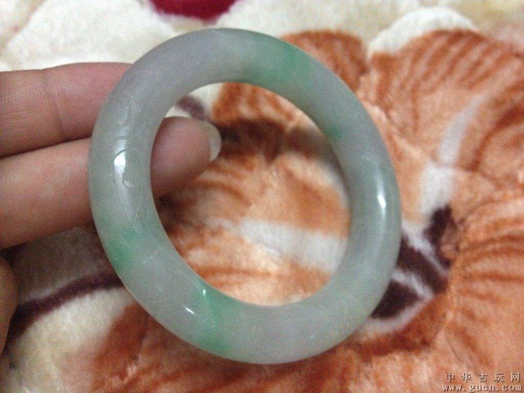 冰糖底翡翠手镯是怎么样的冰糖翡翠黄釉手镯-第2张图片-翡翠网 冰糖底翡翠手镯是怎么样的冰糖翡翠黄釉手镯-第2张图片-翡翠网