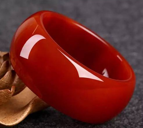 红皮木翡翠手镯图片及价格红皮木翡翠手镯图片-第2张图片-翡翠网 红皮木翡翠手镯图片及价格红皮木翡翠手镯图片-第2张图片-翡翠网