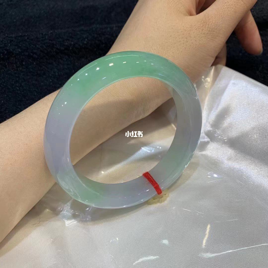 带三角翡翠手镯的图片3万翡翠手镯的图片欣赏-第1张图片-翡翠网 带三角翡翠手镯的图片3万翡翠手镯的图片欣赏-第1张图片-翡翠网