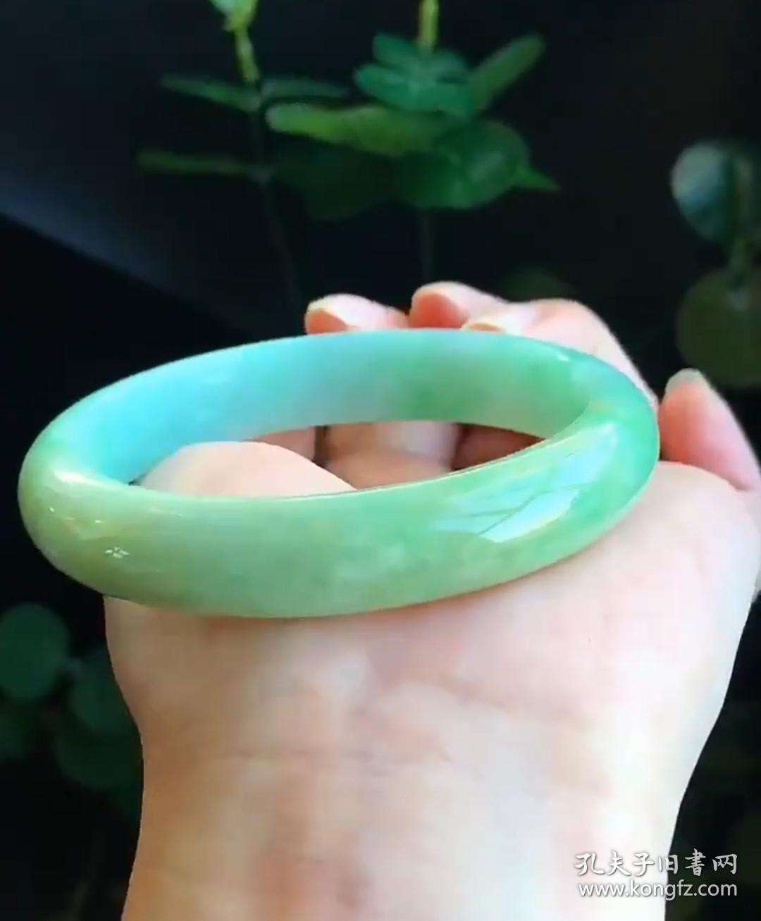 蛇形手镯翡翠知识图片,蛇形手镯翡翠知识-第1张图片-翡翠网 蛇形手镯翡翠知识图片,蛇形手镯翡翠知识-第1张图片-翡翠网