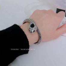 蛇形手镯翡翠知识图片,蛇形手镯翡翠知识-第2张图片-翡翠网 蛇形手镯翡翠知识图片,蛇形手镯翡翠知识-第2张图片-翡翠网