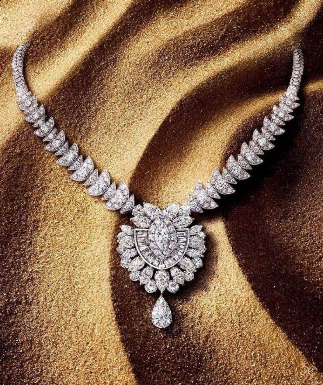 世界顶级珠宝首饰图片世界上顶级珠宝图片-第2张图片-翡翠网 世界顶级珠宝首饰图片世界上顶级珠宝图片-第2张图片-翡翠网