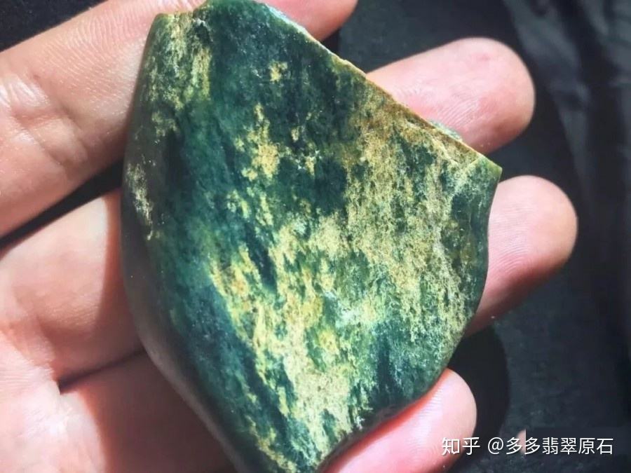 翡翠原石白沙皮知识白岩沙皮壳翡翠原石特点-第1张图片-翡翠网 翡翠原石白沙皮知识白岩沙皮壳翡翠原石特点-第1张图片-翡翠网