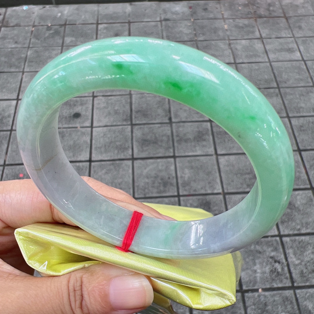 关于缅甸翡翠的知识,缅甸翡翠种水知识-第1张图片-翡翠网 关于缅甸翡翠的知识,缅甸翡翠种水知识-第1张图片-翡翠网