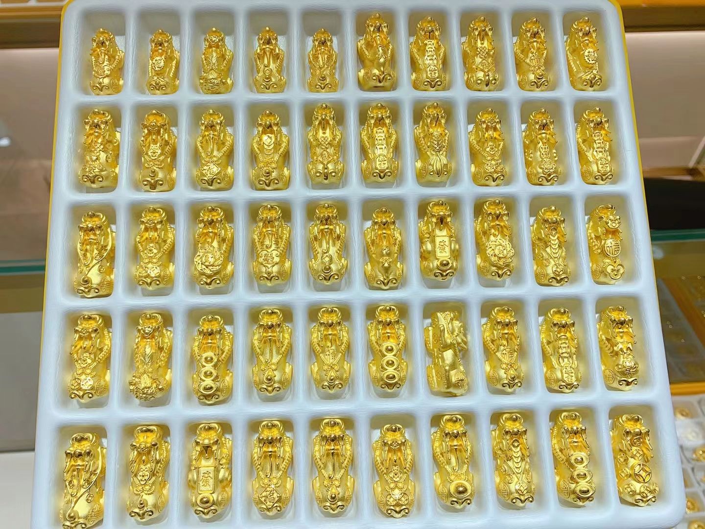 现在黄金首饰多少钱一克多少钱2022,现在黄金首饰多少钱一克-第1张图片-翡翠网 现在黄金首饰多少钱一克多少钱2022,现在黄金首饰多少钱一克-第1张图片-翡翠网