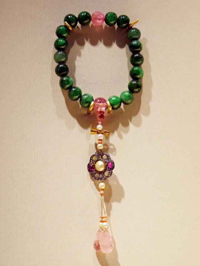 慈禧铸金翡翠手镯慈禧铸金翡翠手镯值多少钱-第1张图片-翡翠网 慈禧铸金翡翠手镯慈禧铸金翡翠手镯值多少钱-第1张图片-翡翠网