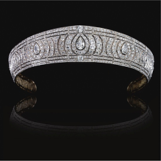 世界三大顶奢珠宝,世界顶级奢侈品珠宝排名-第2张图片-翡翠网 世界三大顶奢珠宝,世界顶级奢侈品珠宝排名-第2张图片-翡翠网