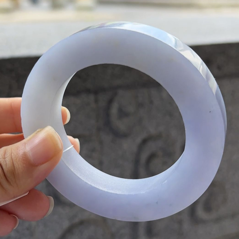 翡翠手镯越戴越紫翡翠手镯越紫越好吗-第1张图片-翡翠网 翡翠手镯越戴越紫翡翠手镯越紫越好吗-第1张图片-翡翠网