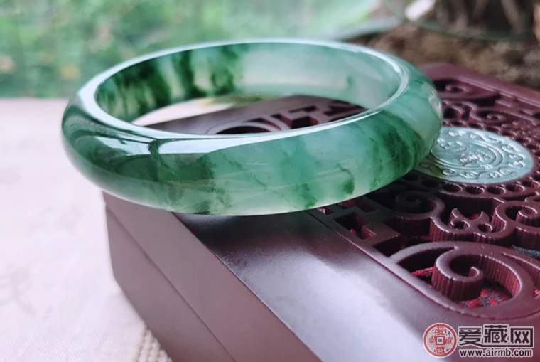 翡翠货品安全知识,翡翠货品安全知识大全-第1张图片-翡翠网 翡翠货品安全知识,翡翠货品安全知识大全-第1张图片-翡翠网