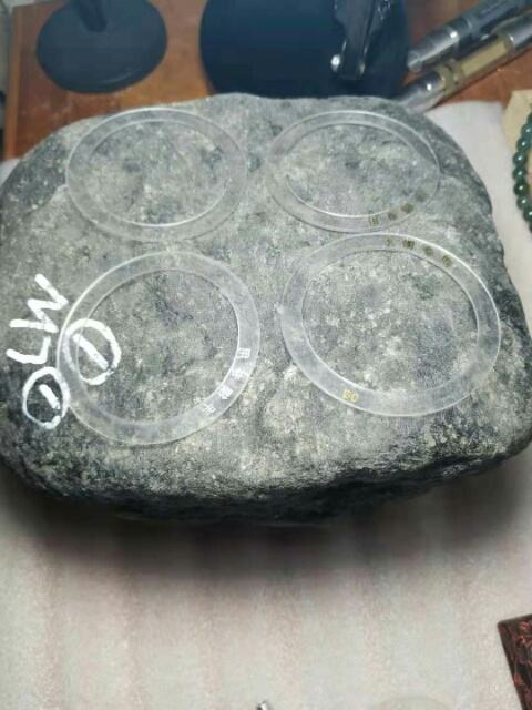 翡翠原石象皮,翡翠原石的皮壳-第2张图片-翡翠网 翡翠原石象皮,翡翠原石的皮壳-第2张图片-翡翠网