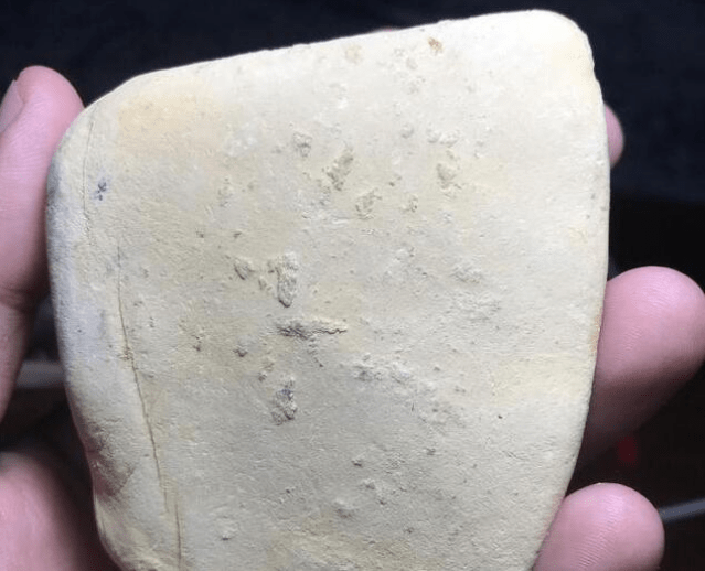 翡翠皮壳方面的知识和图片介绍翡翠皮壳方面的知识和图片-第1张图片-翡翠网 翡翠皮壳方面的知识和图片介绍翡翠皮壳方面的知识和图片-第1张图片-翡翠网