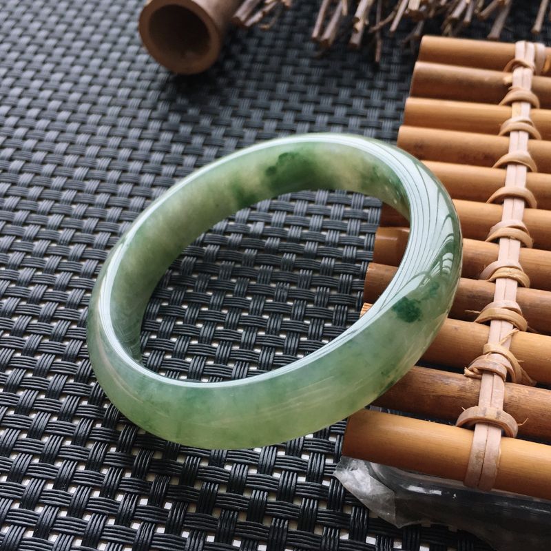 包含翡翠手镯61圈口重量应该多少的词条-第2张图片-翡翠网