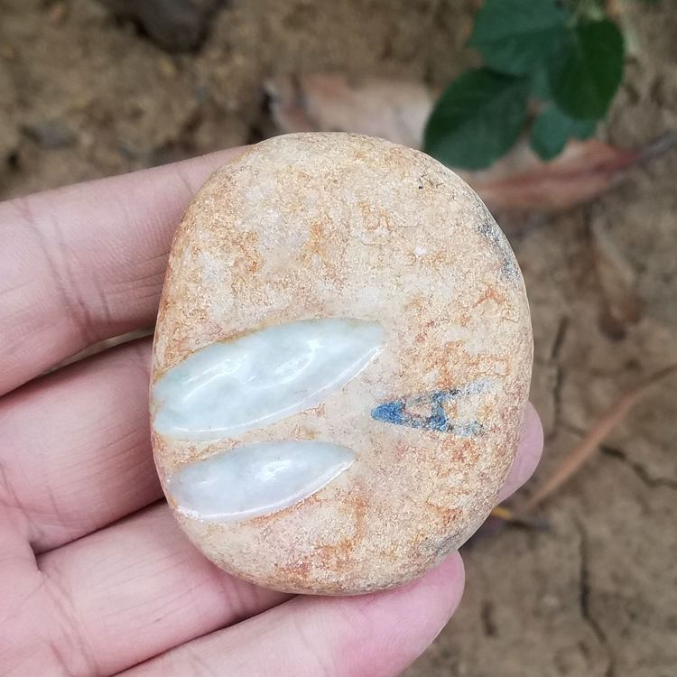 翡翠原石毛料多少钱一公斤,翡翠原石毛料多少钱-第1张图片-翡翠网 翡翠原石毛料多少钱一公斤,翡翠原石毛料多少钱-第1张图片-翡翠网