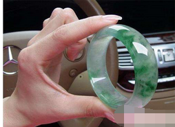 红翡翠手镯怎么鉴定真假图解,红翡翠手镯怎么鉴定真假图解图片-第1张图片-翡翠网 红翡翠手镯怎么鉴定真假图解,红翡翠手镯怎么鉴定真假图解图片-第1张图片-翡翠网