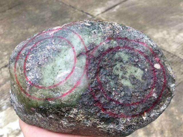 翡翠原石看肉灰翡翠怎么看底子灰-第2张图片-翡翠网 翡翠原石看肉灰翡翠怎么看底子灰-第2张图片-翡翠网