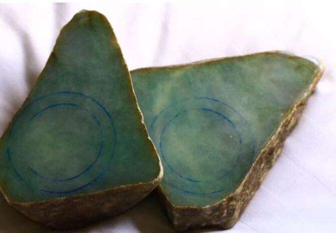 翡翠原石筋翡翠石筋和裂纹区别-第1张图片-翡翠网 翡翠原石筋翡翠石筋和裂纹区别-第1张图片-翡翠网