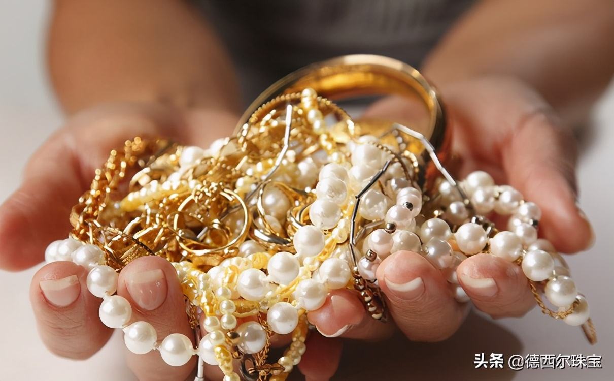 菜百今日黄金饰品价格多少钱一克,今日黄金饰品价格多少钱一克?-第1张图片-翡翠网 菜百今日黄金饰品价格多少钱一克,今日黄金饰品价格多少钱一克?-第1张图片-翡翠网