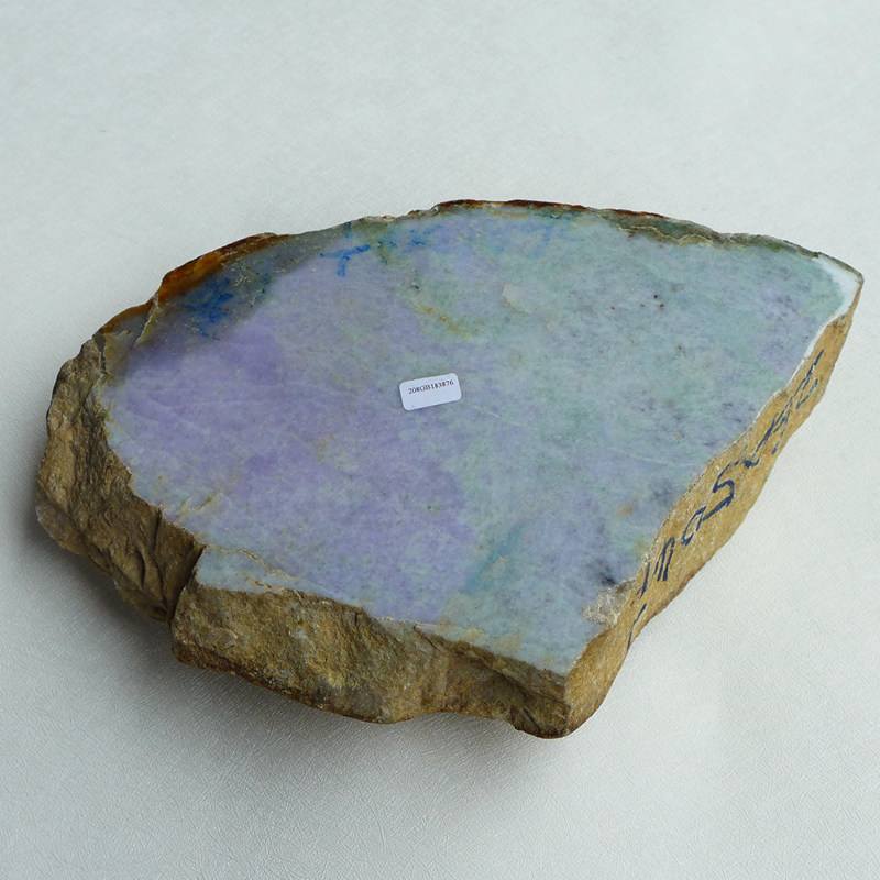 淡紫翡翠原石如何鉴别,淡紫翡翠原石如何鉴别真假-第2张图片-翡翠网 淡紫翡翠原石如何鉴别,淡紫翡翠原石如何鉴别真假-第2张图片-翡翠网