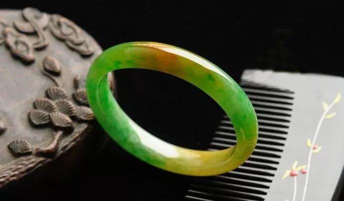 翡翠颜色种类及图片欣赏翡翠颜色种类及图片-第1张图片-翡翠网 翡翠颜色种类及图片欣赏翡翠颜色种类及图片-第1张图片-翡翠网