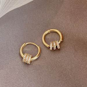 银耳环和金耳环哪个养耳朵效果好银耳环和金耳环哪个养耳朵-第2张图片-翡翠网 银耳环和金耳环哪个养耳朵效果好银耳环和金耳环哪个养耳朵-第2张图片-翡翠网