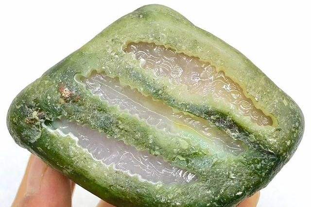 包含翡翠原石相关知识买哪些书的词条-第1张图片-翡翠网 包含翡翠原石相关知识买哪些书的词条-第1张图片-翡翠网