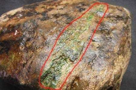 翡翠原石的鉴别方法 真假翡翠原石的鉴别方法-第1张图片-翡翠网 翡翠原石的鉴别方法 真假翡翠原石的鉴别方法-第1张图片-翡翠网