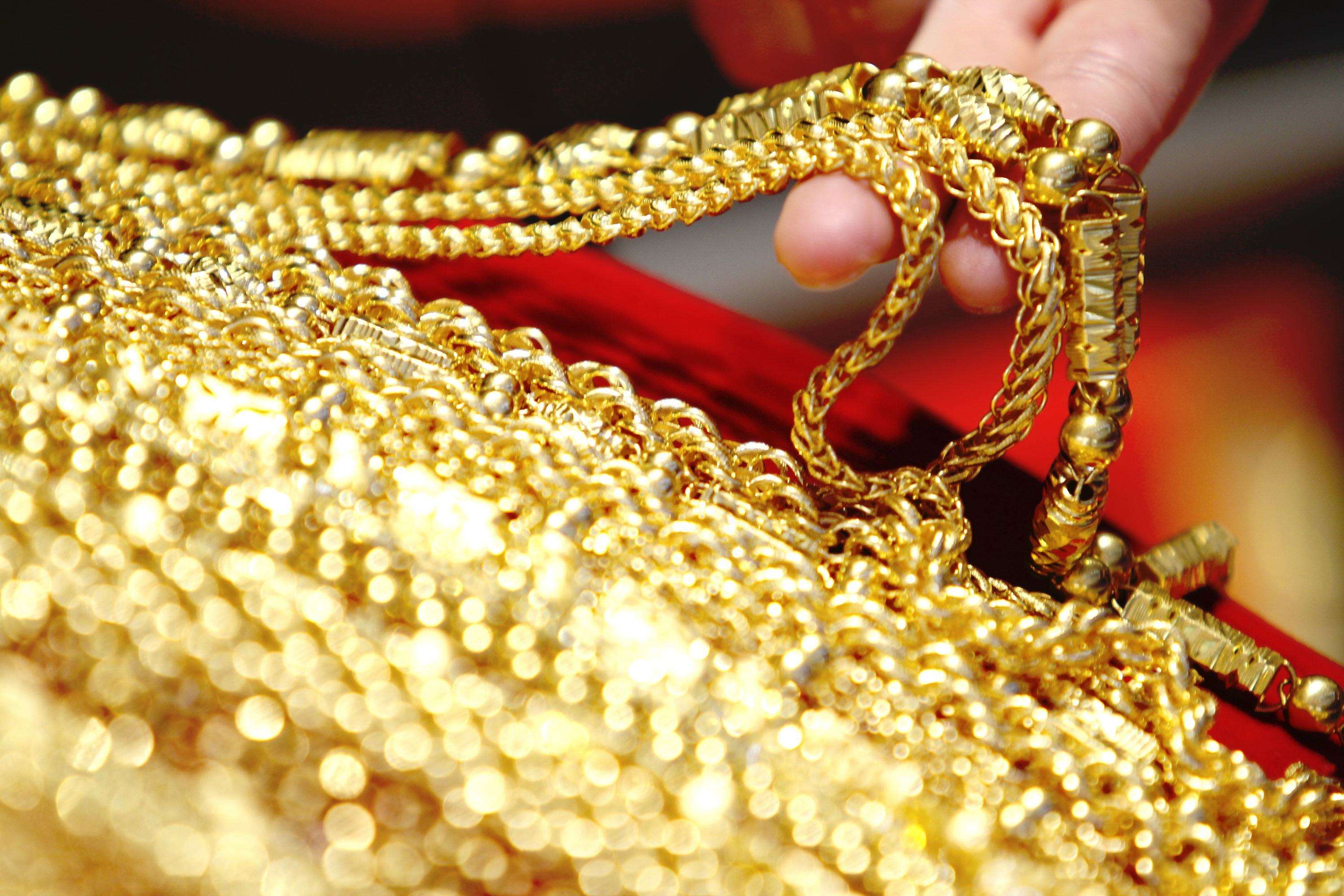 今日黄金回收价格多少钱一克?金价,今日黄金回收价格是多少钱一克-第1张图片-翡翠网