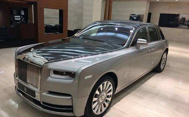 劳斯莱斯幻影 豪华版,劳斯莱斯幻影黄金版-第1张图片-翡翠网