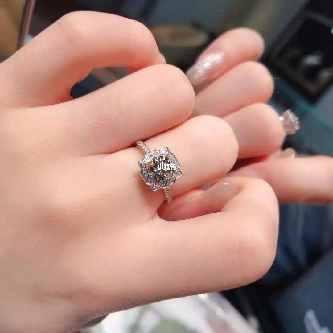 为什么买了钻戒都后悔的简单介绍-第1张图片-翡翠网 为什么买了钻戒都后悔的简单介绍-第1张图片-翡翠网