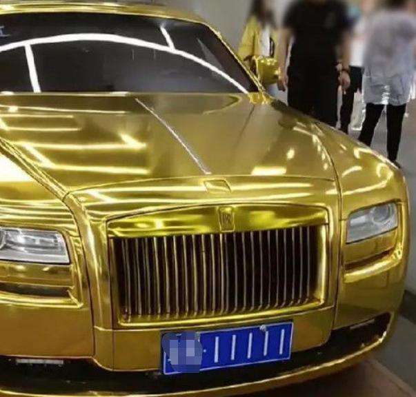 黄金劳斯莱斯,黄金劳斯莱斯多少钱一辆-第2张图片-翡翠网 黄金劳斯莱斯,黄金劳斯莱斯多少钱一辆-第2张图片-翡翠网
