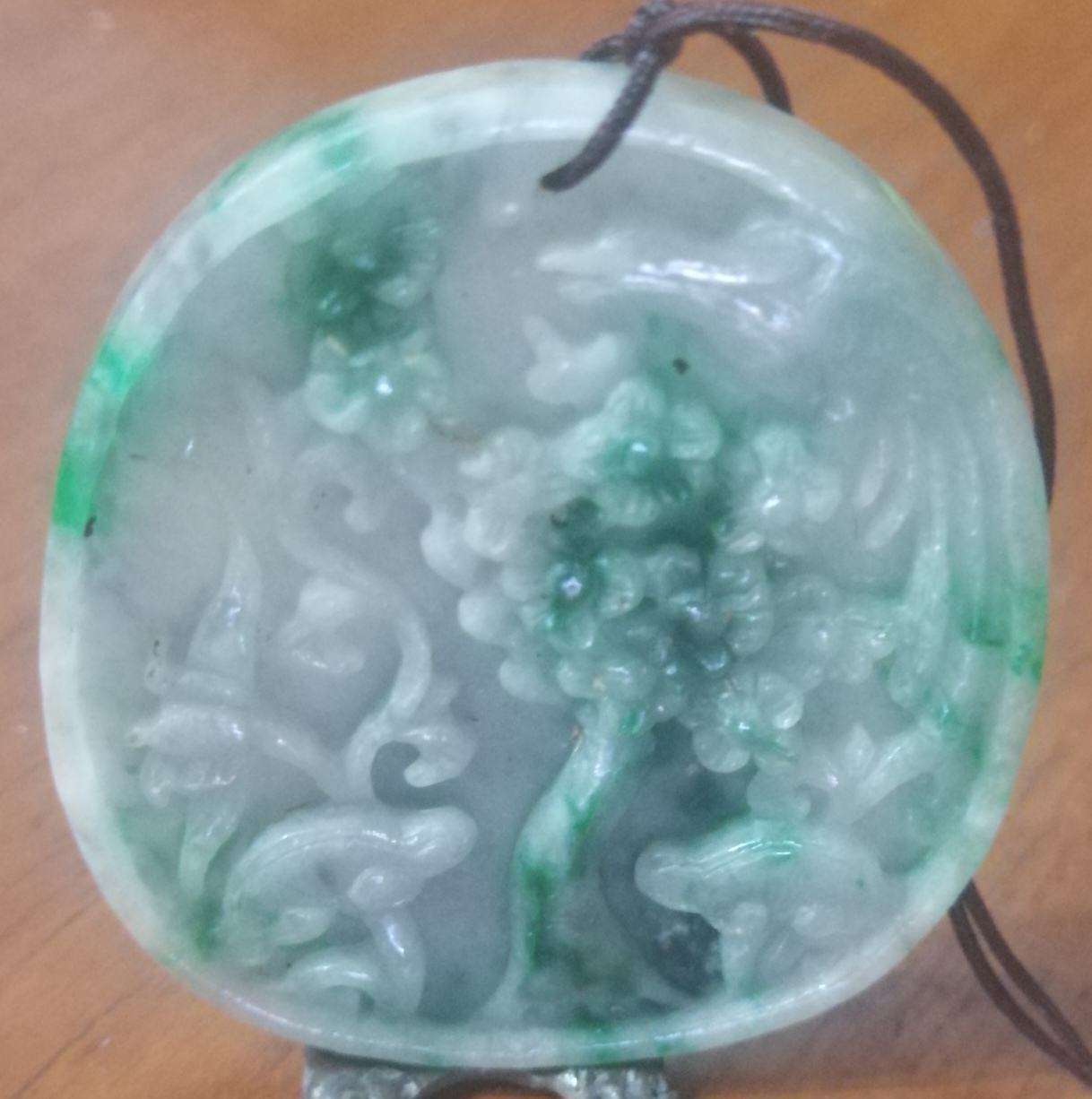 翡翠浅浮雕和高浮雕的区别,浮雕翡翠入门基础知识-第1张图片-翡翠网 翡翠浅浮雕和高浮雕的区别,浮雕翡翠入门基础知识-第1张图片-翡翠网