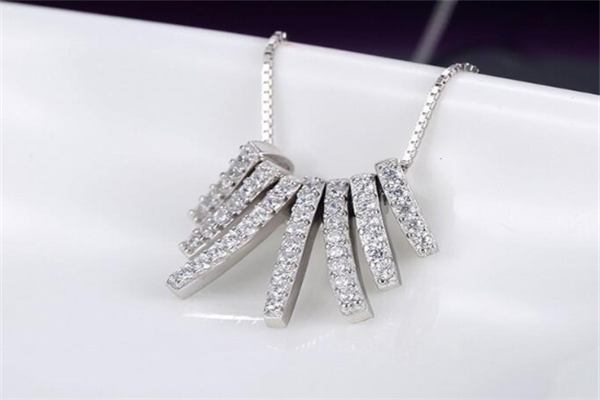 国内十大轻奢首饰品牌十大轻奢首饰品牌-第1张图片-翡翠网 国内十大轻奢首饰品牌十大轻奢首饰品牌-第1张图片-翡翠网