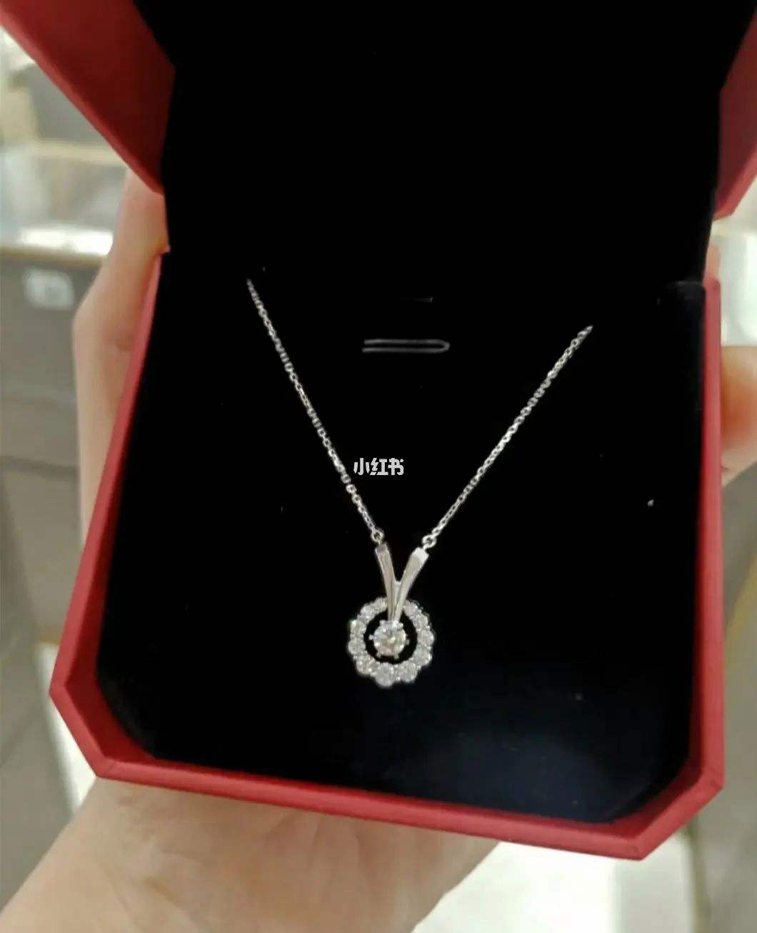 周大福钻石项链可以换款式吗周大福钻石项链-第2张图片-翡翠网 周大福钻石项链可以换款式吗周大福钻石项链-第2张图片-翡翠网