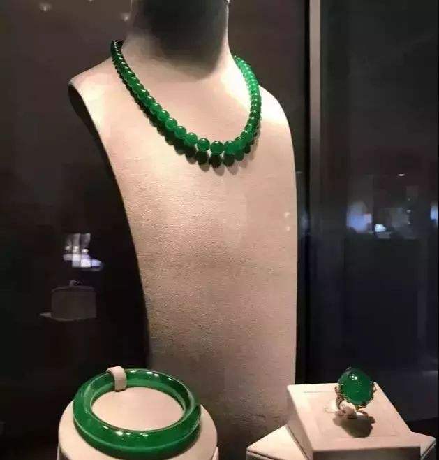 普罗大众翡翠手镯普罗大众翡翠手镯多少钱-第1张图片-翡翠网 普罗大众翡翠手镯普罗大众翡翠手镯多少钱-第1张图片-翡翠网