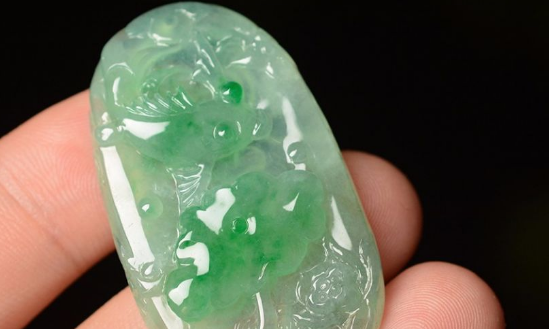 翡翠的颜色划分翡翠颜色知识-第2张图片-翡翠网 翡翠的颜色划分翡翠颜色知识-第2张图片-翡翠网