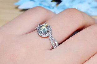 钻石40分价格,40分钻石多少钱-第1张图片-翡翠网 钻石40分价格,40分钻石多少钱-第1张图片-翡翠网