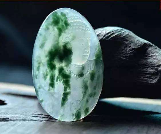 翡翠的专业知识和语术留白的简单介绍-第1张图片-翡翠网 翡翠的专业知识和语术留白的简单介绍-第1张图片-翡翠网