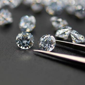 合成锆石和钻石的区别是什么合成锆石和钻石的区别-第1张图片-翡翠网