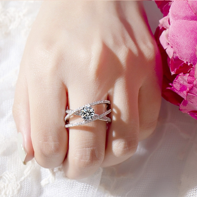 求婚的时候买什么戒指,从求婚到结婚需要买多少戒指-第1张图片-翡翠网