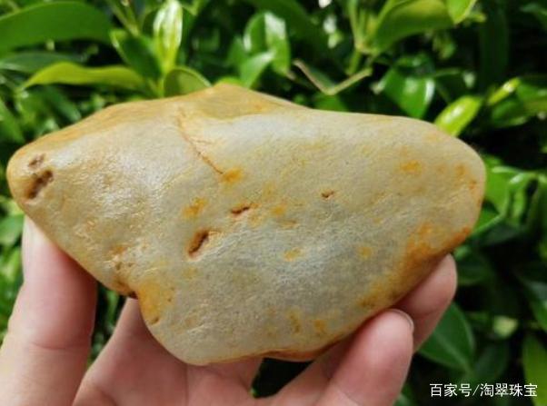 了解翡翠原石的基本信息翡翠原石知识讲解三哥-第2张图片-翡翠网 了解翡翠原石的基本信息翡翠原石知识讲解三哥-第2张图片-翡翠网