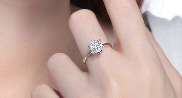 天然钻石一克拉多少钱,15克拉天然钻石多少钱-第2张图片-翡翠网 天然钻石一克拉多少钱,15克拉天然钻石多少钱-第2张图片-翡翠网