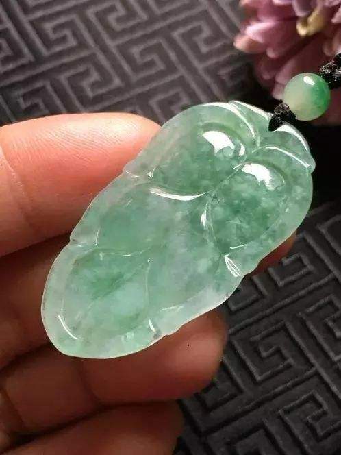 翡翠玉的知识,普及一下翡翠的知识-第2张图片-翡翠网 翡翠玉的知识,普及一下翡翠的知识-第2张图片-翡翠网