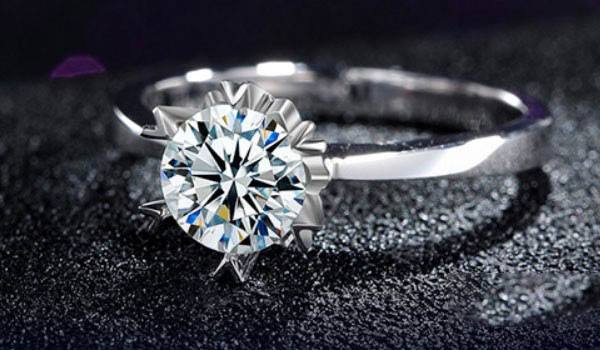 小钻石一般可以卖多少钱啊,小钻石一般可以卖多少钱-第2张图片-翡翠网 小钻石一般可以卖多少钱啊,小钻石一般可以卖多少钱-第2张图片-翡翠网