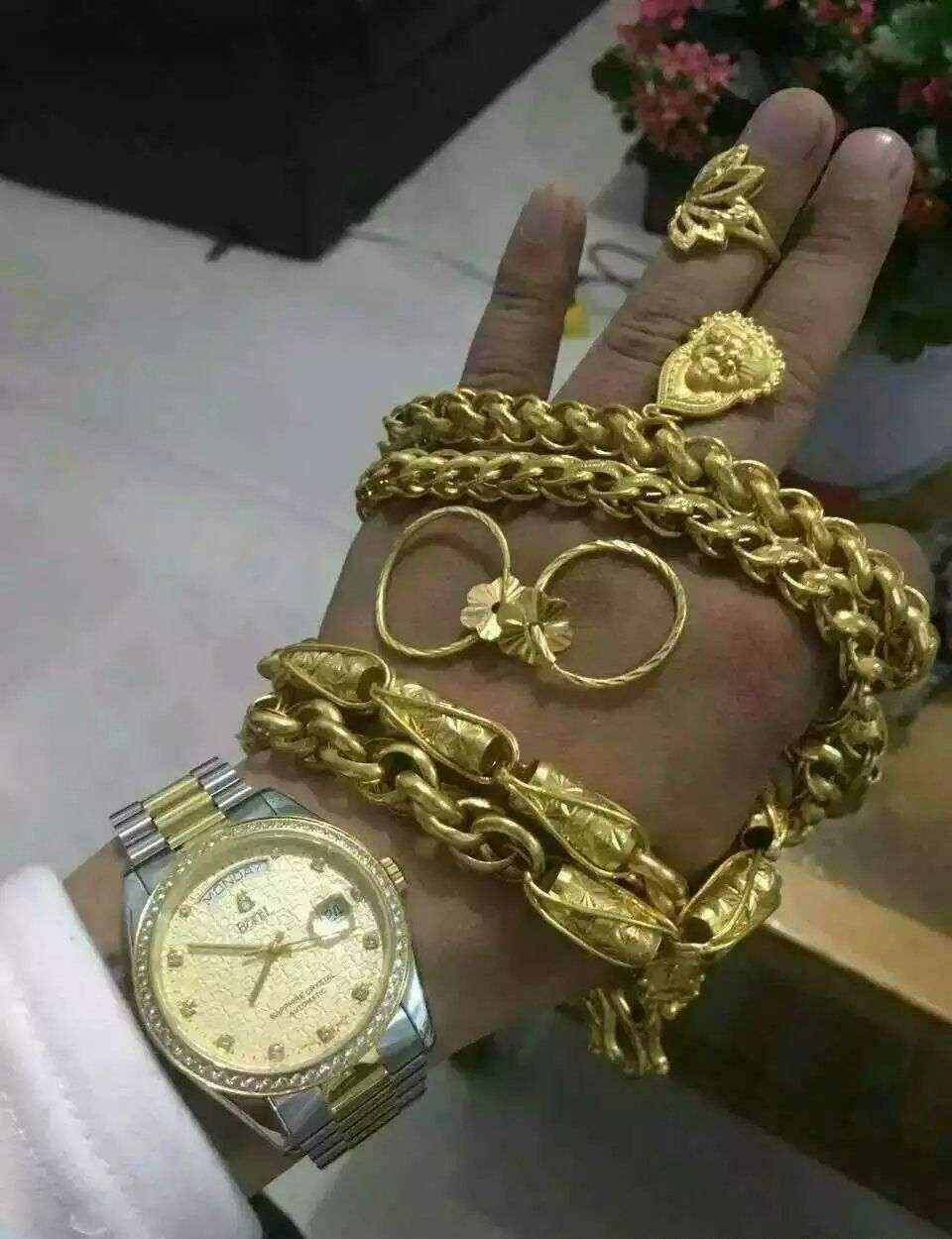 黄金回收联系电话,黄金回收公司在哪里-第1张图片-翡翠网 黄金回收联系电话,黄金回收公司在哪里-第1张图片-翡翠网