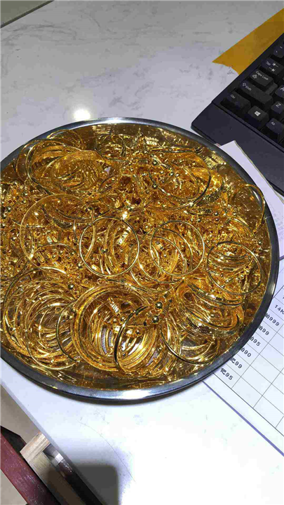 黄金抵押和黄金回收哪个划算一些黄金抵押和黄金回收哪个划算-第1张图片-翡翠网