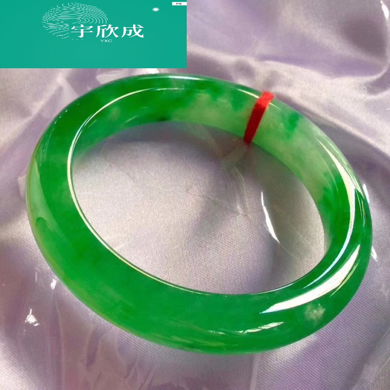 送给婆婆和妈妈的翡翠手镯图片送给婆婆和妈妈的翡翠手镯-第2张图片-翡翠网 送给婆婆和妈妈的翡翠手镯图片送给婆婆和妈妈的翡翠手镯-第2张图片-翡翠网