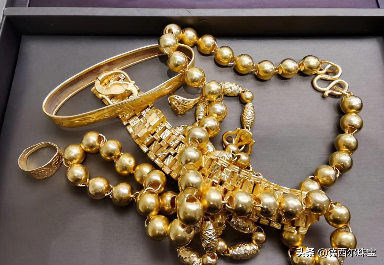 黄金饰品回收价格今日最新今天黄金回收价格多少-第1张图片-翡翠网 黄金饰品回收价格今日最新今天黄金回收价格多少-第1张图片-翡翠网