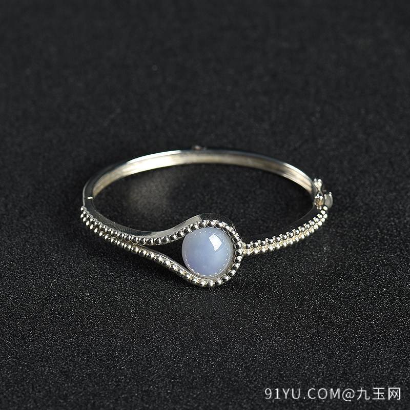 妈妈戴银手镯好还是翡翠好呢妈妈戴银手镯好还是翡翠好-第2张图片-翡翠网