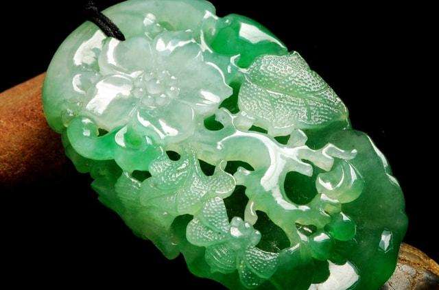 翡翠种水色工鉴定知识介绍的简单介绍-第2张图片-翡翠网 翡翠种水色工鉴定知识介绍的简单介绍-第2张图片-翡翠网