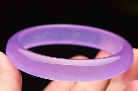 紫色翡翠手镯值不值得入手买,紫色翡翠手镯值不值得入手-第1张图片-翡翠网 紫色翡翠手镯值不值得入手买,紫色翡翠手镯值不值得入手-第1张图片-翡翠网